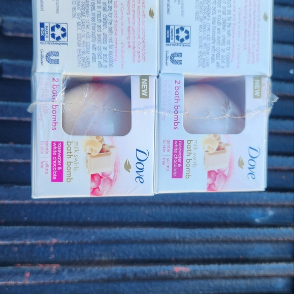 Dove Bath Bombs 2 pack - Picture 1 of 9
